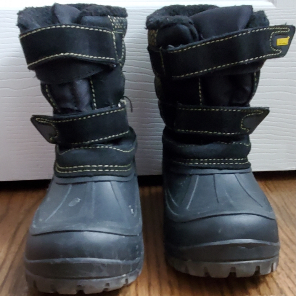 Kombu Boys Snow Boots Size 2